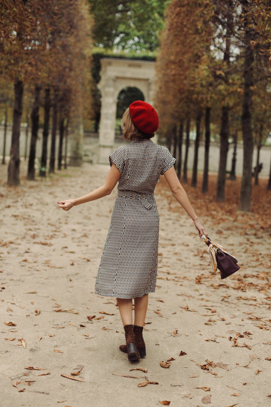 Le béret en satin : un accessoire élégant pour un look sophistiqué